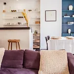 Newly Remodeled 2Bed Apt With Elevator - Mobility Lease For Students And Work Only- Minimum 30 Night Stays