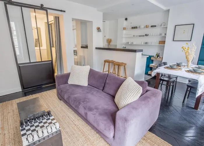 Newly Remodeled 2Bed Apt With Elevator - Mobility Lease For Students And Work Only- Minimum 30 Night Stays
